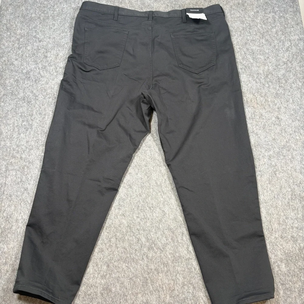 Banana Republic Traveler Pants Men's Size 44 x 32 Black Athletic Tapered Fit